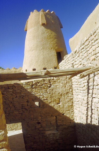 Qasr Marid tower